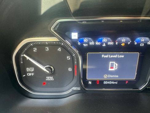 Used 2021 GMC Yukon Denali w/ Denali Premium Package AWD/4WD image 10