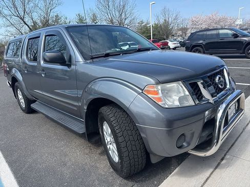 Used 2017 Nissan Frontier SV image 3