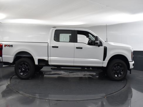 Used 2024 Ford F250 XL w/ STX Appearance Package image 9