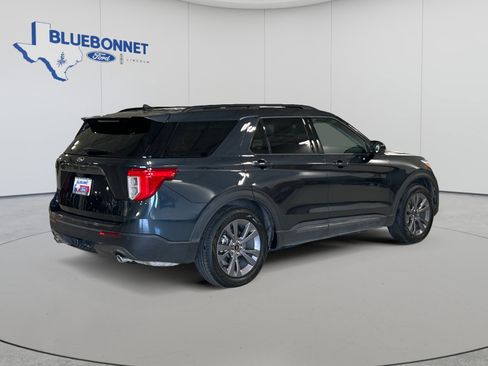 Certified 2023 Ford Explorer XLT w/ Equipment Group 202A RWD image 5