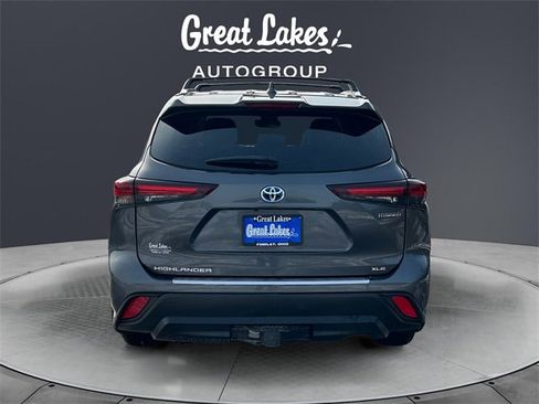 Used 2024 Toyota Highlander XLE image 4