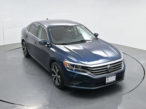 Used 2022 Volkswagen Passat 2.0T SE FWD image 47