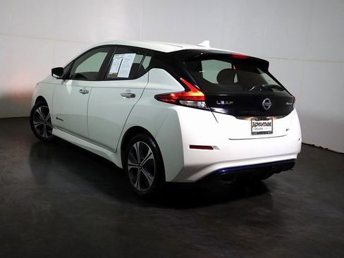 Used 2019 Nissan Leaf SV image 2
