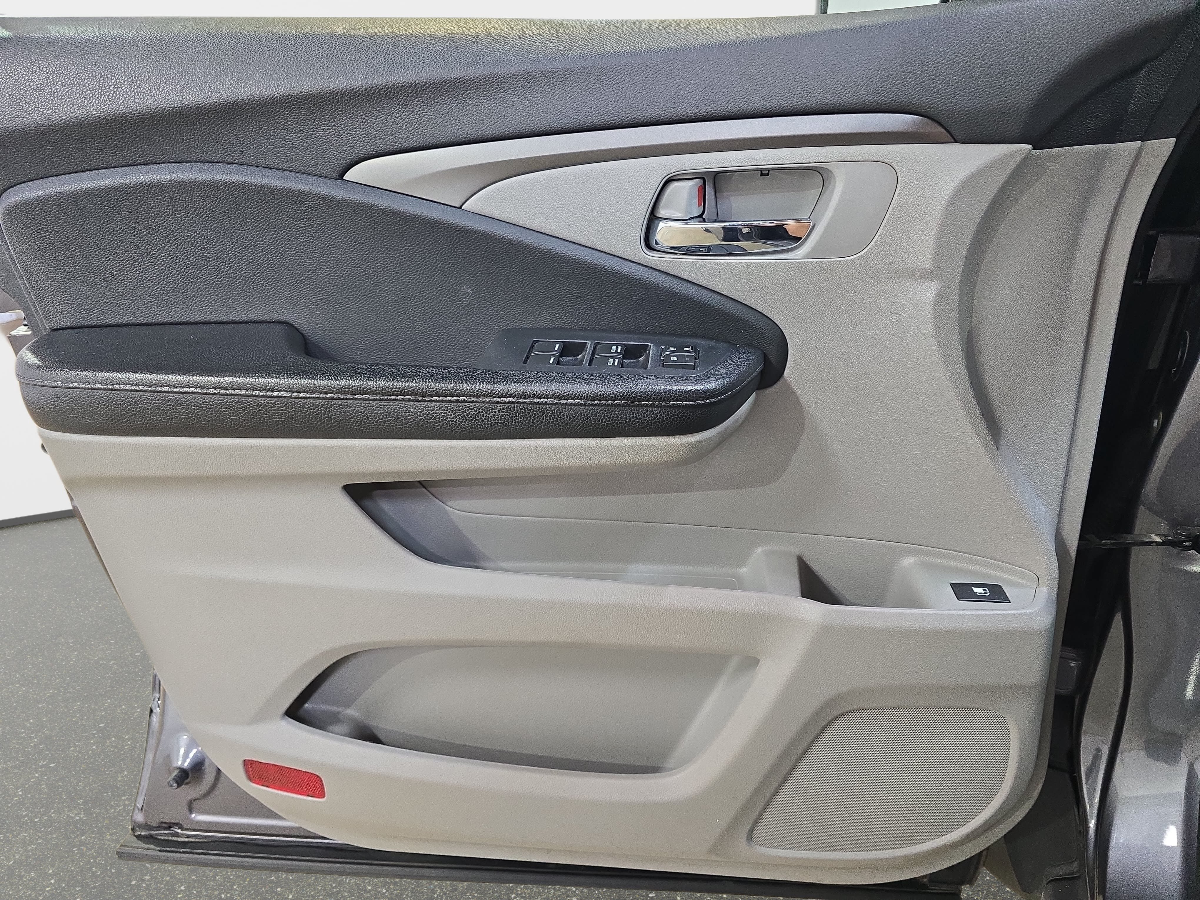 Used 2019 Honda Ridgeline RT image 24