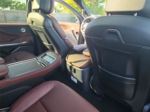 New 2026 Lincoln Navigator L Reserve image 24