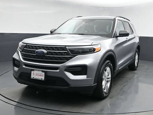Used 2023 Ford Explorer XLT AWD/4WD image 20
