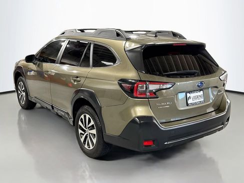 Used 2024 Subaru Outback Premium image 9