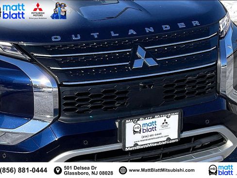 Used 2023 Mitsubishi Outlander SE image 32