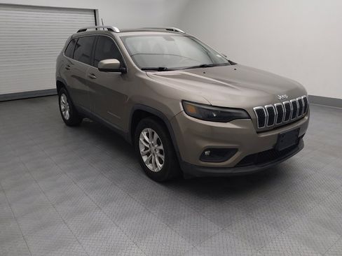 Used 2019 Jeep Cherokee Latitude w/ Popular Appearance Group FWD image 13