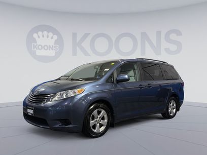 Used 2017 Toyota Sienna LE