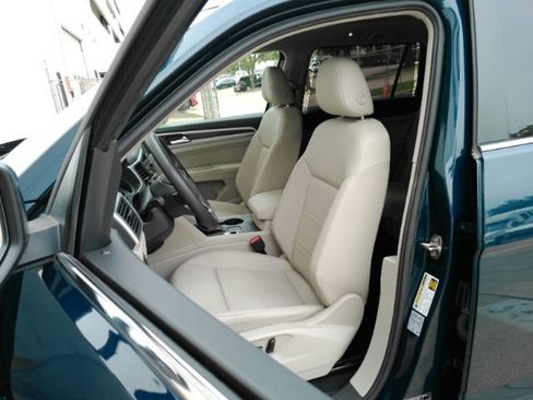 Used 2021 Volkswagen Atlas SE w/ Panoramic Sunroof Package FWD image 14