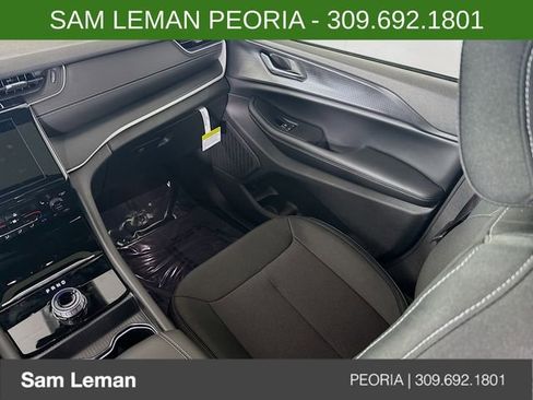 New 2025 Jeep Grand Cherokee Laredo X w/ Luxury Tech Group I image 23