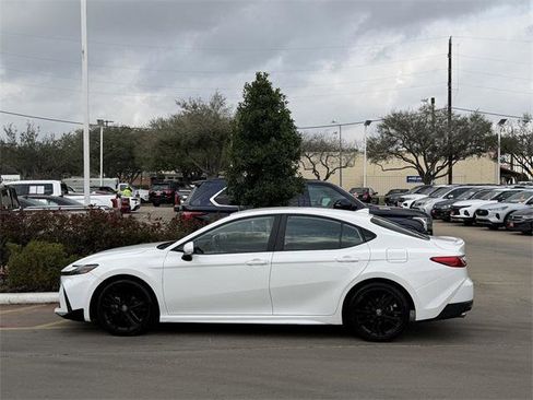 Certified 2025 Toyota Camry SE image 4