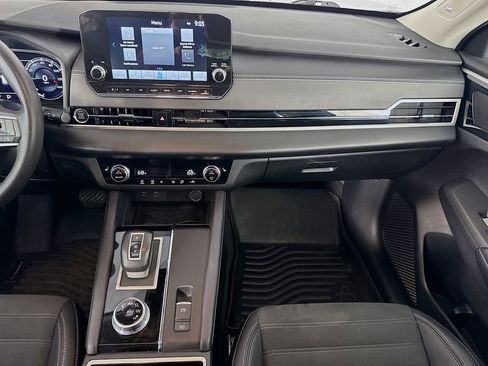 Used 2023 Mitsubishi Outlander SE image 30