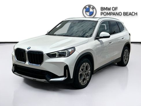 Used 2023 BMW X1 xDrive28i w/ Convenience Package AWD/4WD image 3