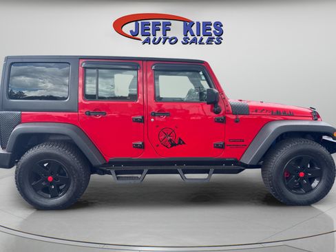 Used 2017 Jeep Wrangler Unlimited Sport w/ Connectivity Group AWD/4WD image 4