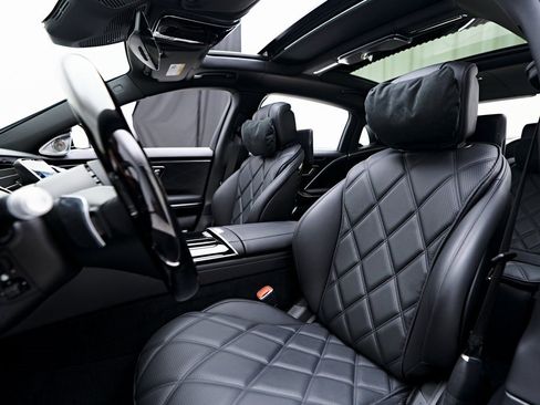 Used 2025 Mercedes-Benz Maybach S 580 4MATIC image 57
