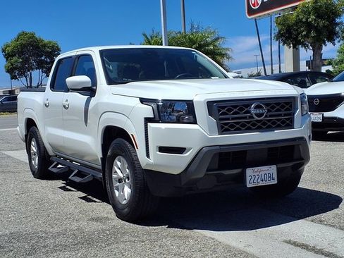 Used 2024 Nissan Frontier SV RWD image 28