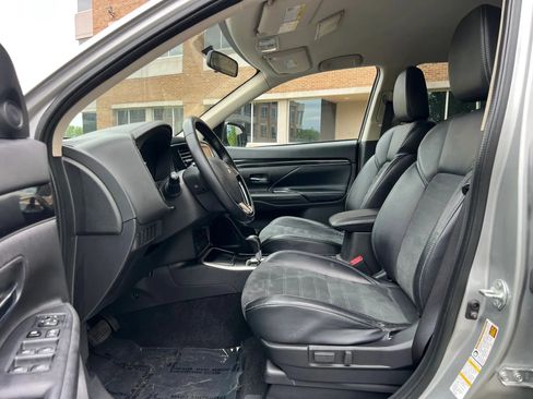 Used 2019 Mitsubishi Outlander SE FWD image 14