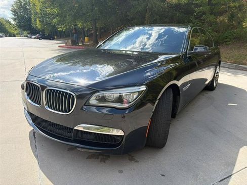 Used 2013 BMW 750i xDrive AWD/4WD image 3