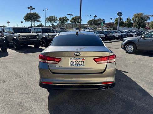 Used 2016 Kia Optima LX FWD image 4