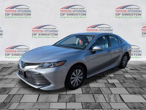 Certified 2020 Toyota Camry LE image 8