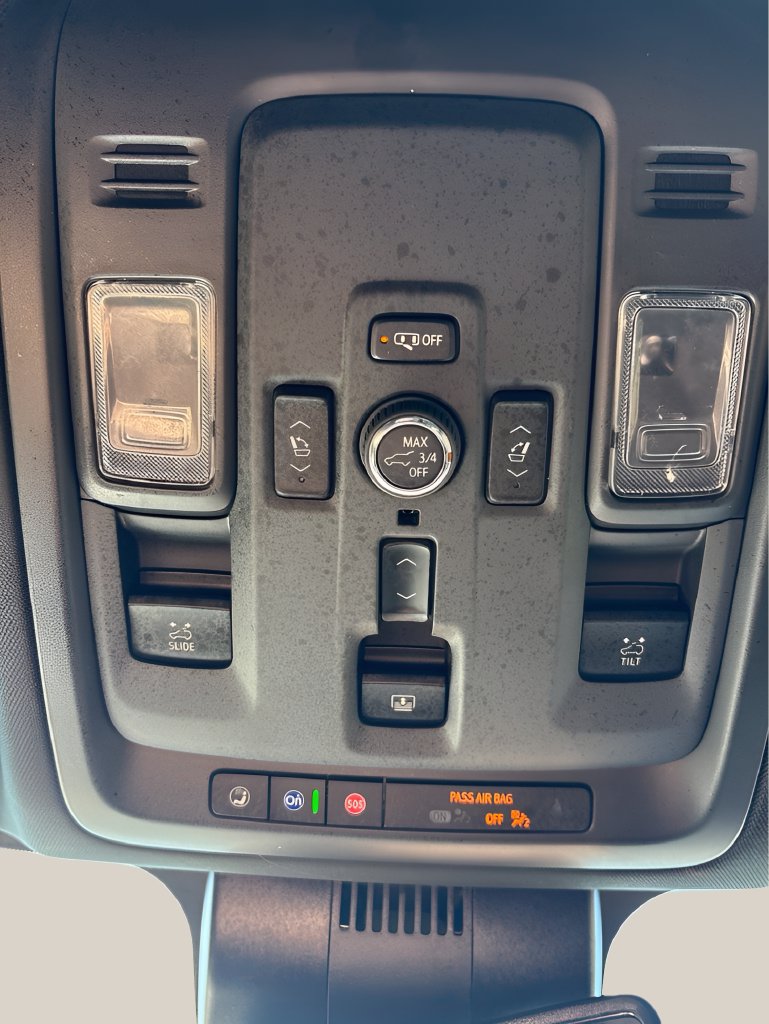 Used 2025 GMC Yukon Denali w/ Sun & Power Step Package AWD/4WD image 37