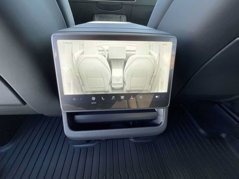 Used 2026 Tesla Model Y 2WD image 26