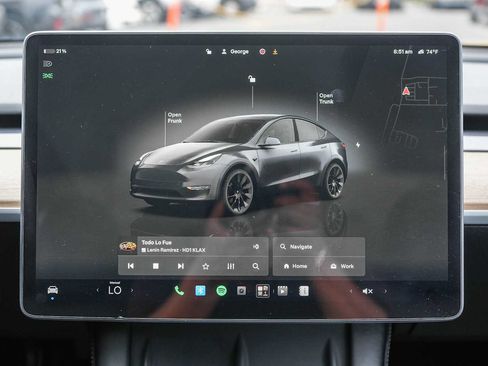 Used 2023 Tesla Model Y AWD image 17