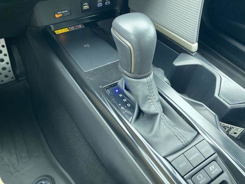 Used 2025 Toyota Camry SE image 19