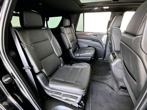 Used 2022 Cadillac Escalade Premium Luxury w/ Performance Package AWD/4WD image 33