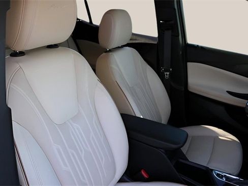 Used 2024 Buick Encore GX Avenir image 18