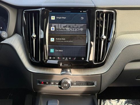 Certified 2025 Volvo XC60 B5 Plus image 14