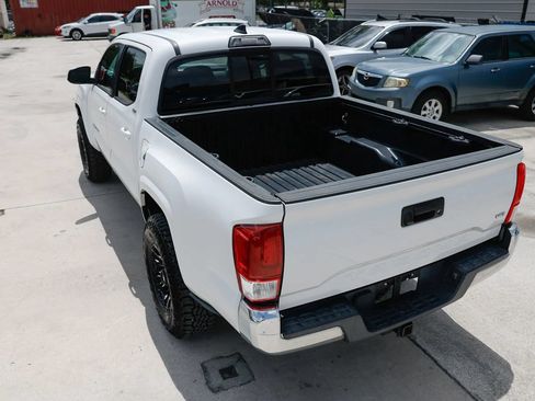 Used 2016 Toyota Tacoma SR5 w/ Towing Package RWD image 4
