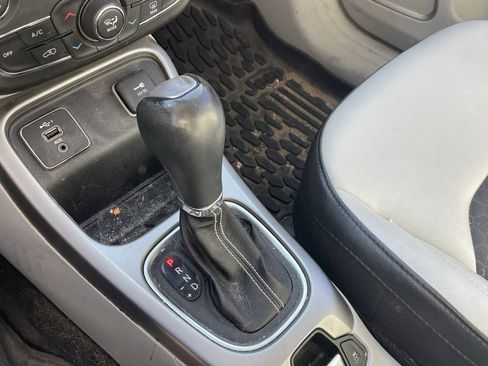 Used 2021 Jeep Compass Latitude w/ Driver Assistance Group image 4