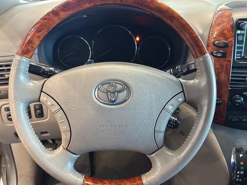 Used 2006 Toyota Sienna XLE Limited w/ XLE Limited Pkg 2 AWD/4WD image 20