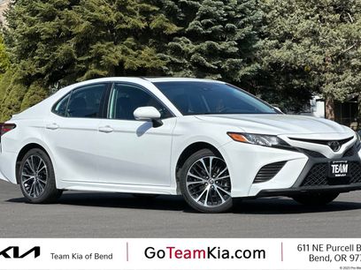 Used 2020 Toyota Camry SE w/ Convenience Package