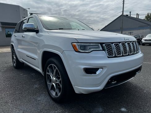 Used 2019 Jeep Grand Cherokee Overland image 3