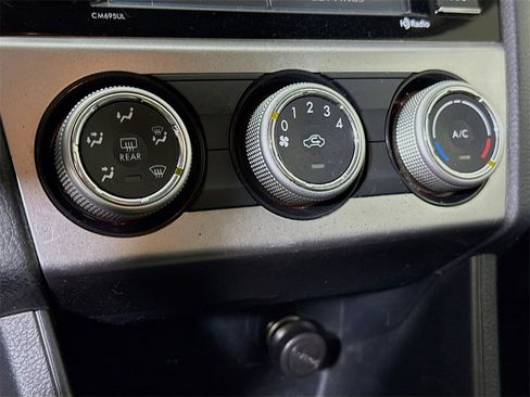 Used 2017 Subaru Crosstrek 2.0i Premium image 7