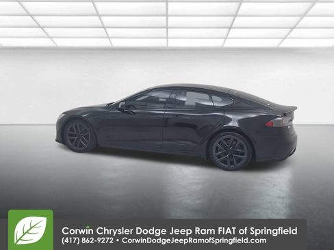 Used 2021 Tesla Model S Plaid image 11