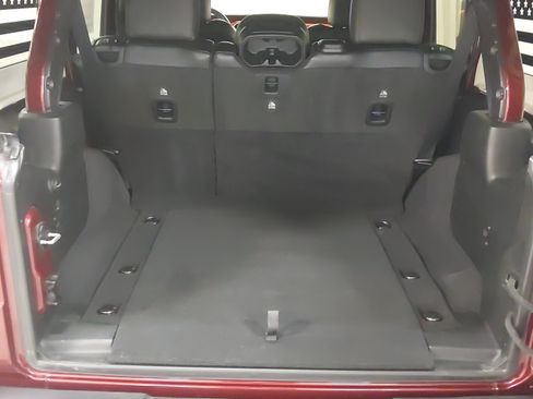 Used 2021 Jeep Wrangler Unlimited Rubicon w/ Safety Group AWD/4WD image 24