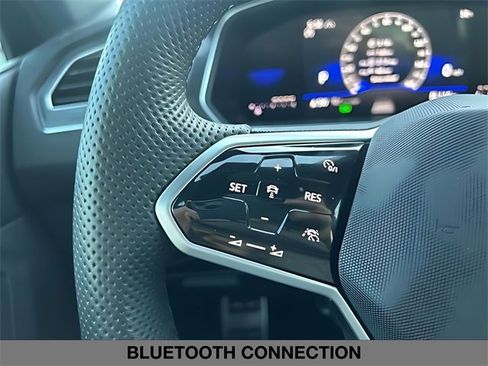 Used 2024 Volkswagen Tiguan SE R-Line image 26