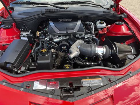 Used 2010 Chevrolet Camaro SS w/ LPO, Ground Effects Package RWD image 3