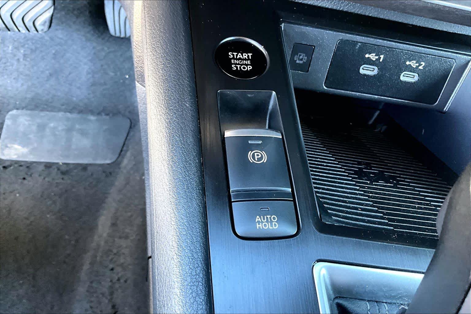 Used 2025 Nissan Kicks SV FWD image 34
