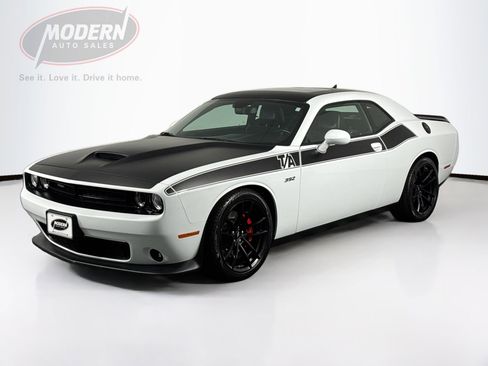 Used 2022 Dodge Challenger R/T Scat Pack w/ T/A Package image 1