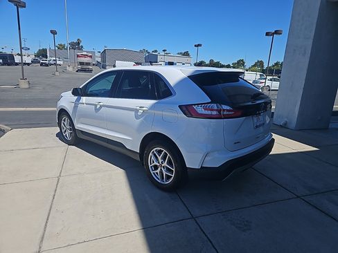 Used 2024 Ford Edge SEL AWD/4WD image 4