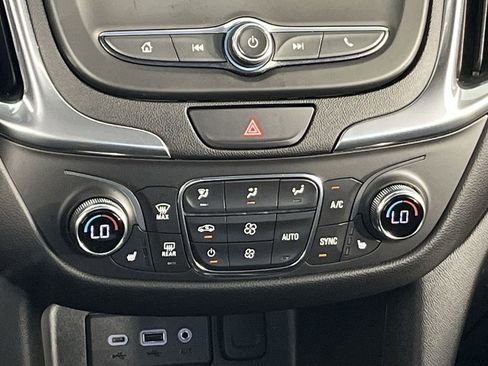 Used 2021 Chevrolet Equinox LT AWD/4WD image 18