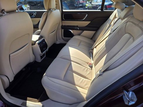 Used 2017 Lincoln Continental Select w/ Climate Package image 14