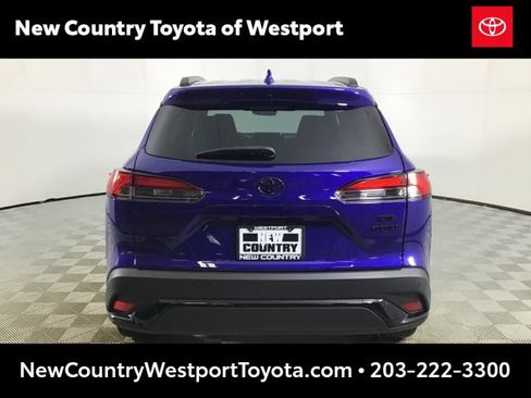 Used 2024 Toyota Corolla Cross XSE image 6