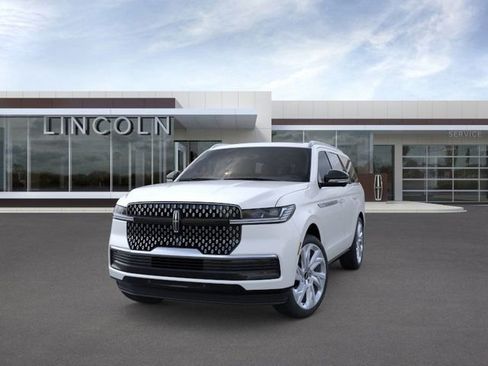 New 2025 Lincoln Navigator Reserve AWD/4WD image 2